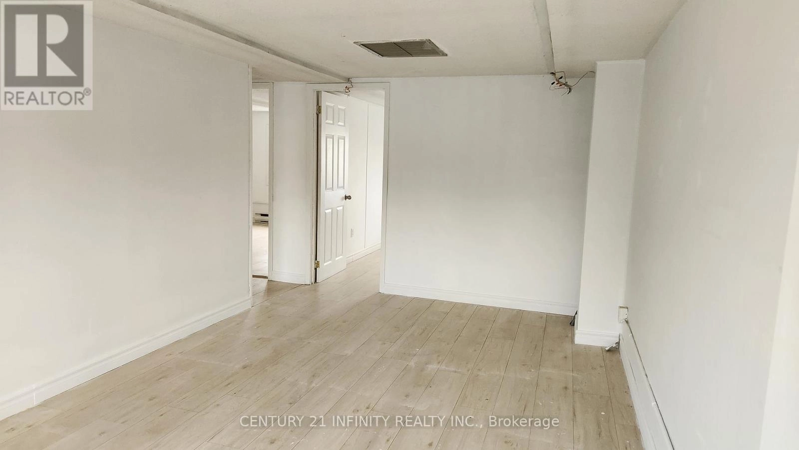 8 - 1019 Nelson Street, Oshawa, Ontario  L1H 7N9 - Photo 1 - E12373278