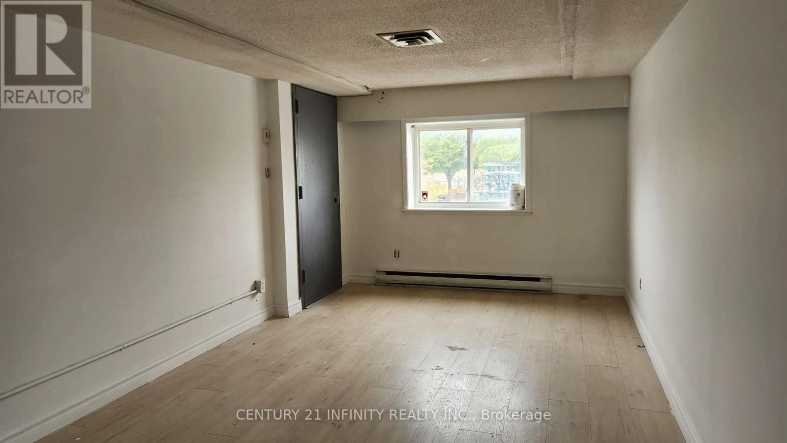 8 - 1019 Nelson Street, Oshawa, Ontario  L1H 7N9 - Photo 2 - E12373278