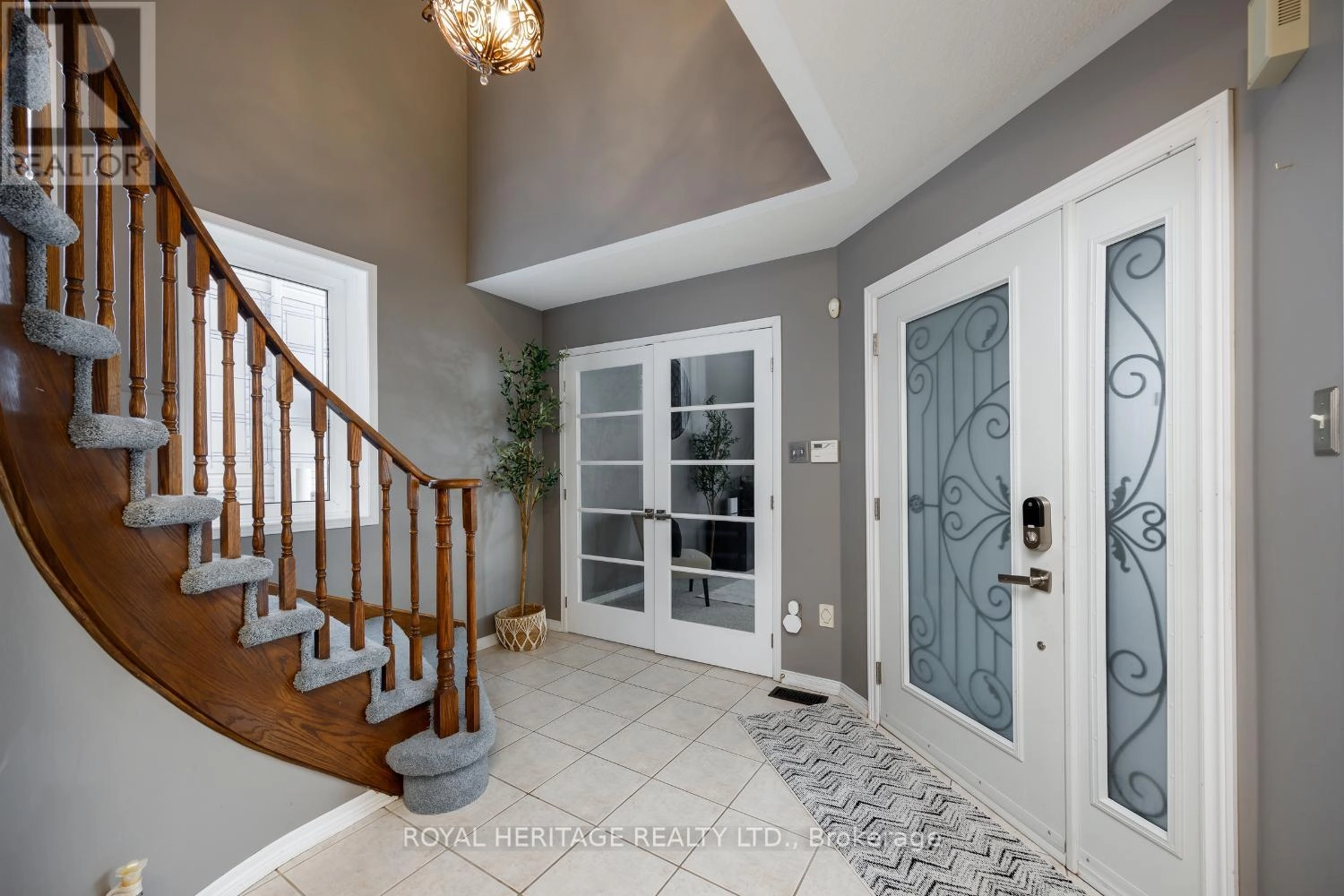 1545 Arborwood Drive, Oshawa, Ontario  L1K 2Y5 - Photo 2 - E12374638