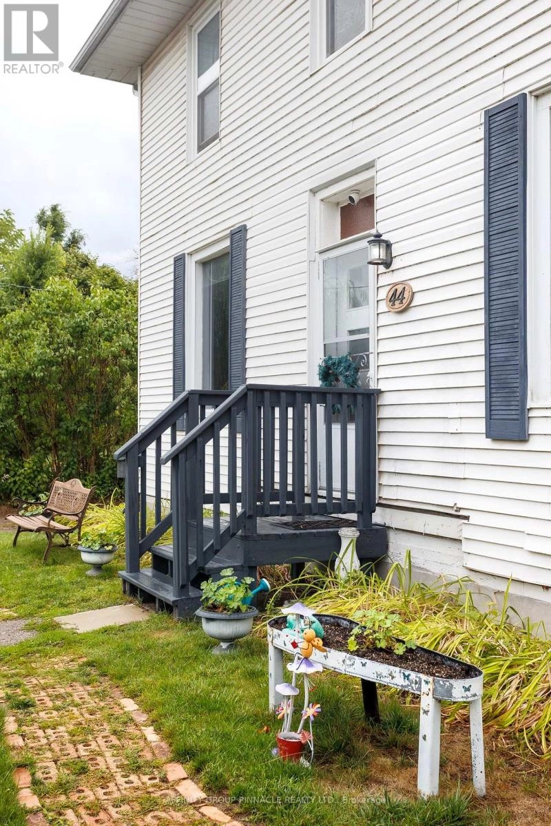 44 St Patrick Street, Kawartha Lakes, Ontario  K9V 1R3 - Photo 3 - X12374682