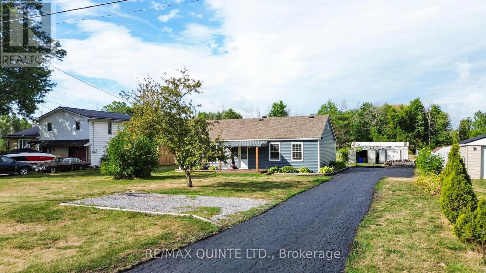 69 Ashley Street, Belleville, Ontario  K0K 2B0 - Photo 2 - X12375058