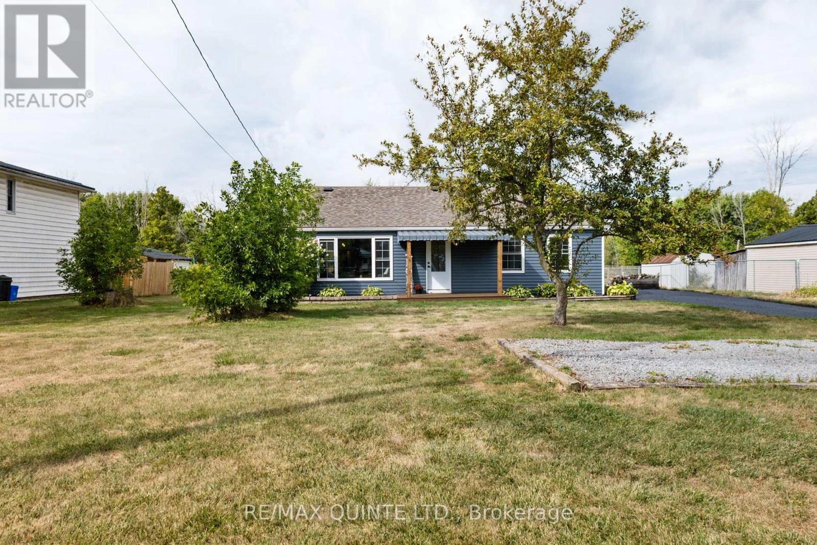 69 Ashley Street, Belleville, Ontario  K0K 2B0 - Photo 3 - X12375058
