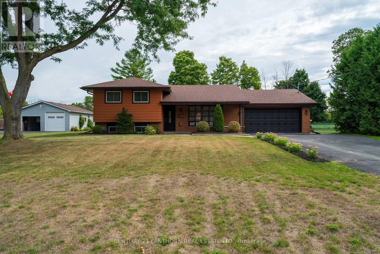 308 Catalina Drive, Quinte West, Ontario  K8R 1C7 - Photo 1 - X12375315