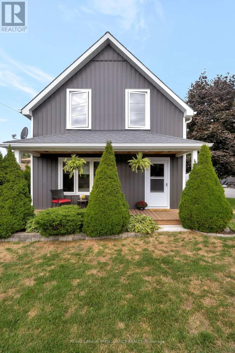 30 Lake Street Se, Prince Edward County, Ontario  K0K 2T0 - Photo 2 - X12375897