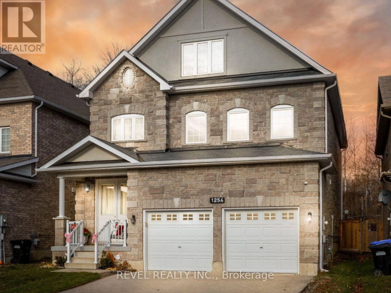 1254 Leslie Drive, Innisfil, Ontario  L9S 0G3 - Photo 2 - N12376009