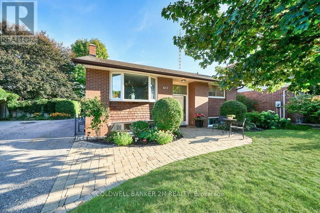 657 Balmoral Drive, Oshawa, Ontario  L1J 3A6 - Photo 1 - E12376230