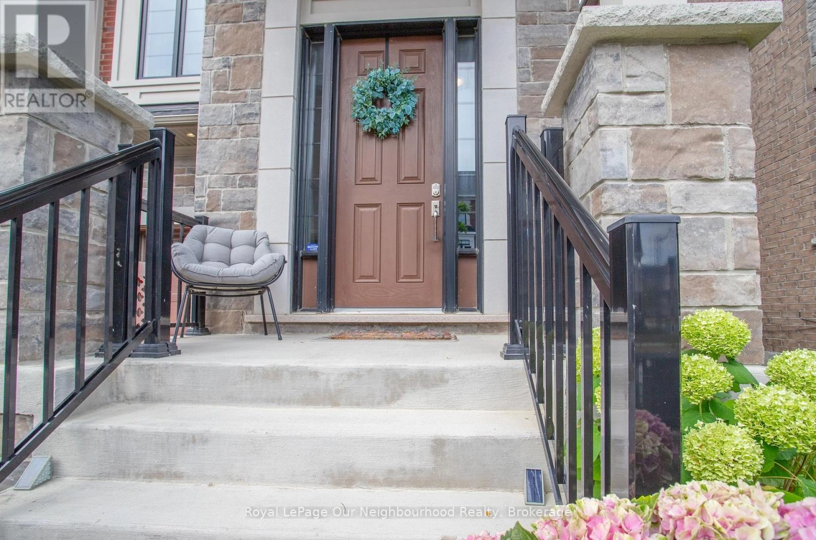 95 Dorian Drive, Whitby, Ontario  L1P 0C8 - Photo 2 - E12376493