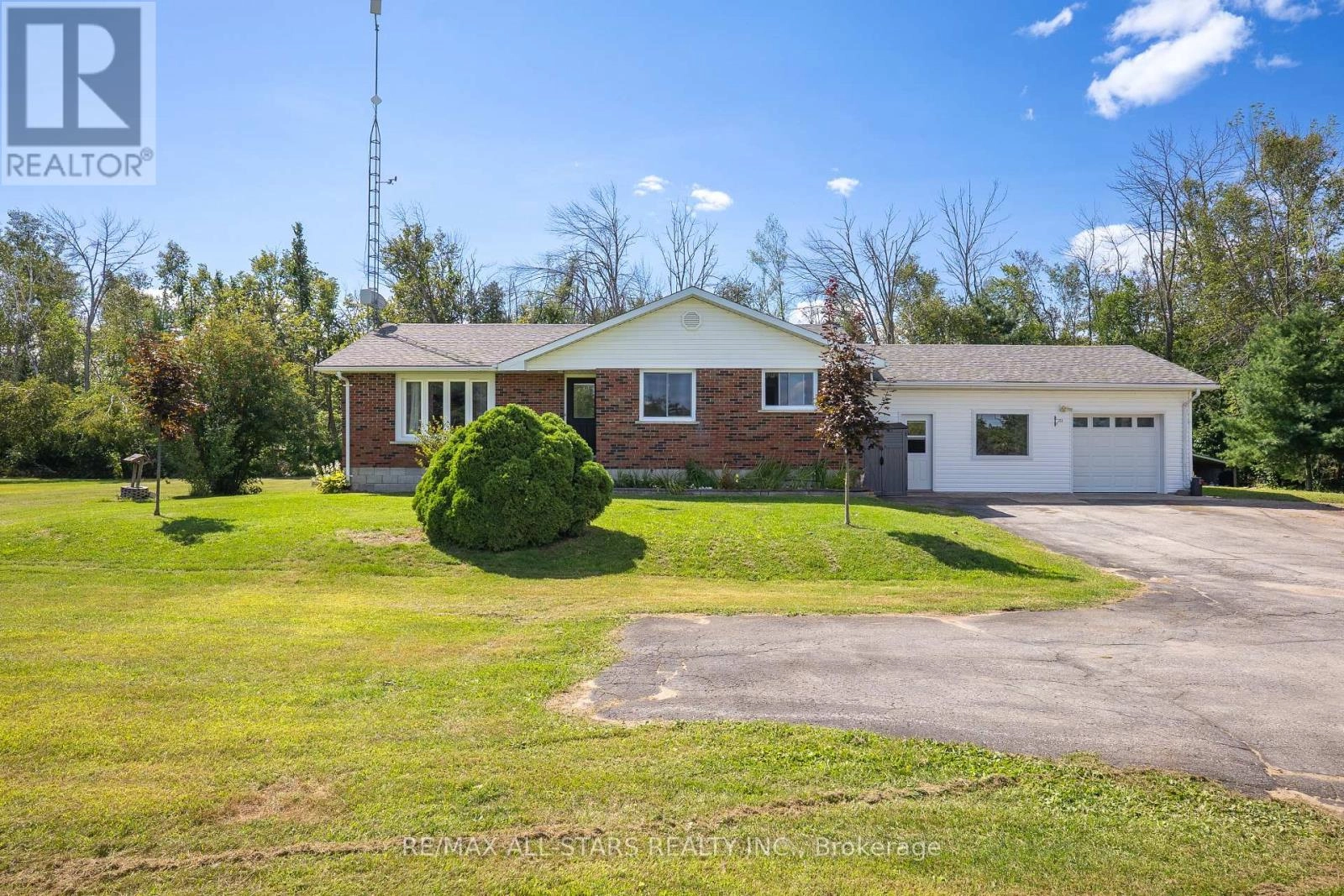 6077 Hwy 35, Kawartha Lakes, Ontario  K0M 1N0 - Photo 3 - X12376520