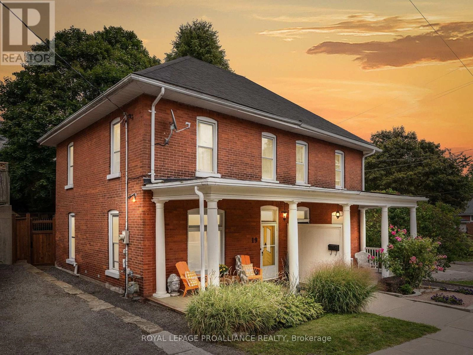 19 Pine Street S, Port Hope, Ontario  L1A 3E6 - Photo 1 - X12378232