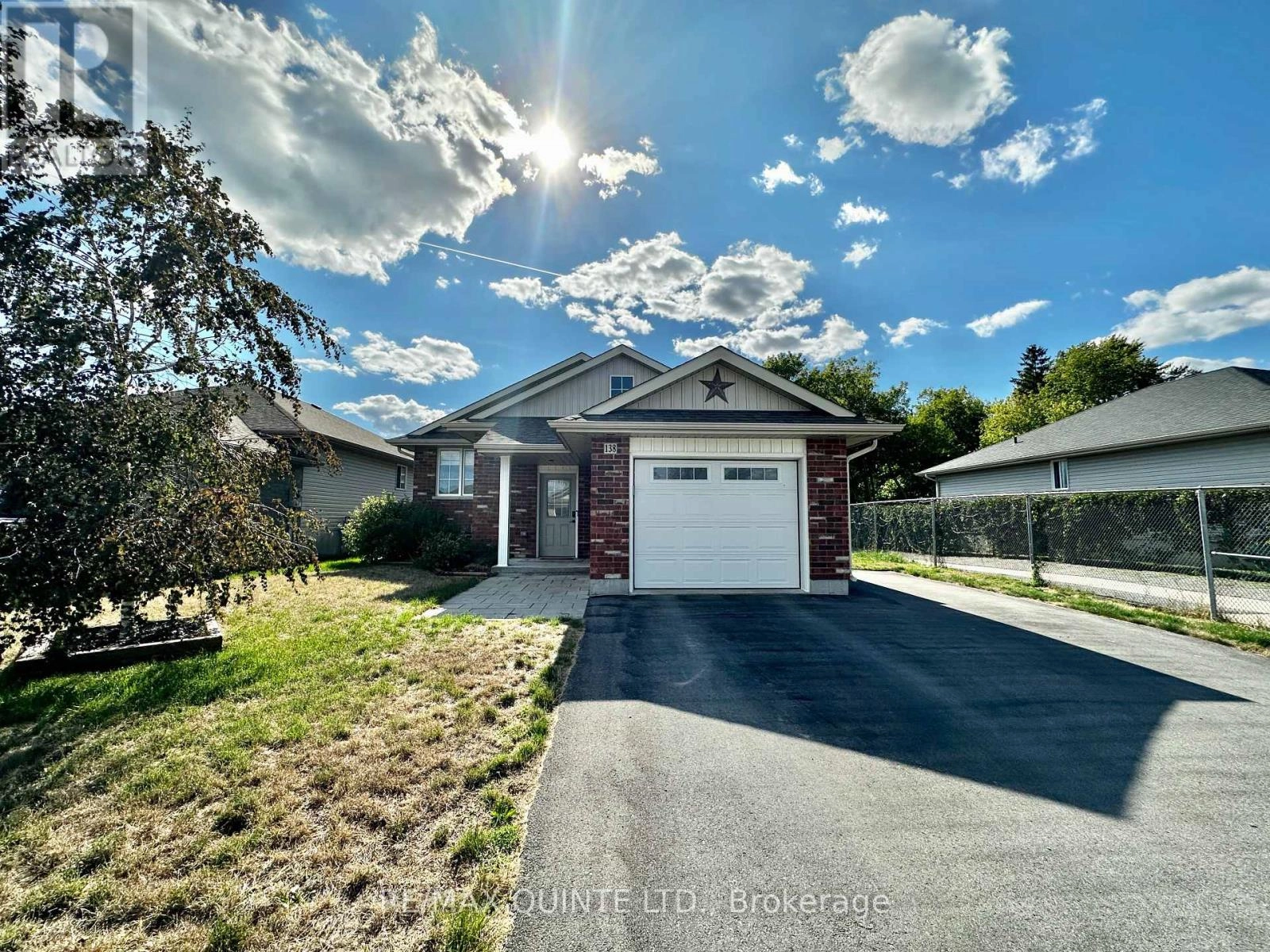 138 Greenhill Lane, Belleville, Ontario  K8N 0C7 - Photo 1 - X12379452