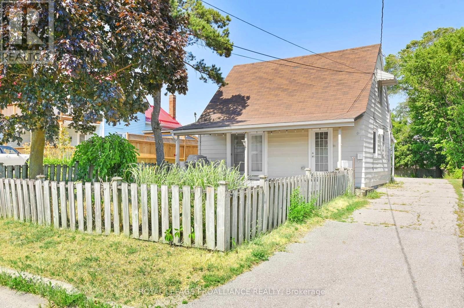 61 Delaney Street, Quinte West, Ontario  K8V 4L7 - Photo 1 - X12318247