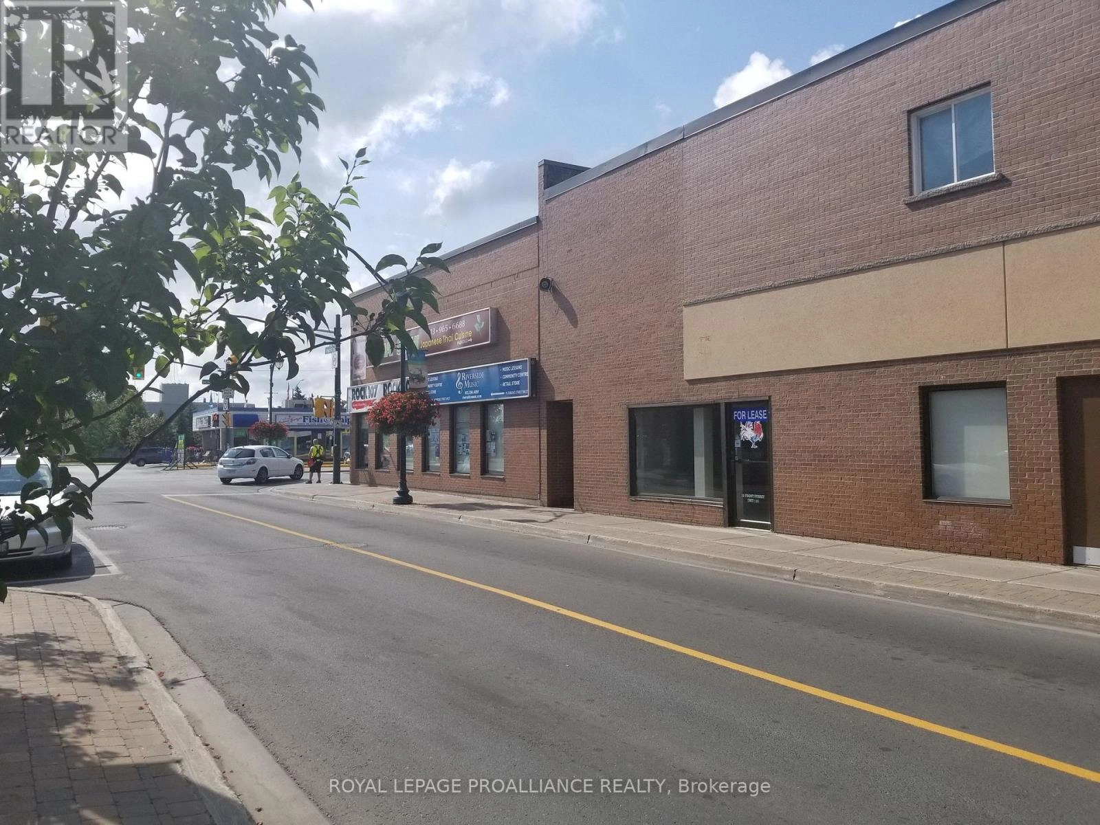 115 - 22 Front Street, Quinte West, Ontario  K8V 3P1 - Photo 2 - X12350065