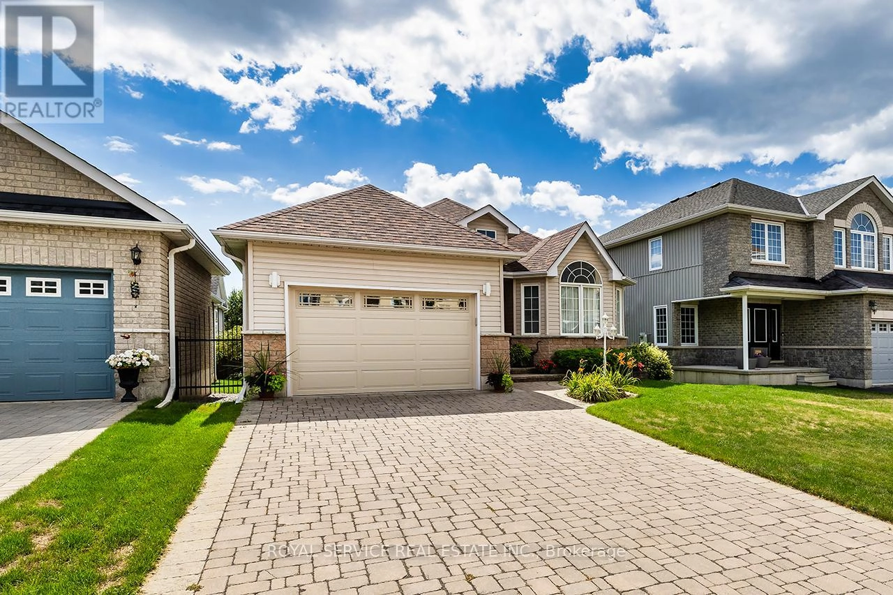 15 Bloom Avenue, Clarington, Ontario  L1B 1N8 - Photo 3 - E12380315