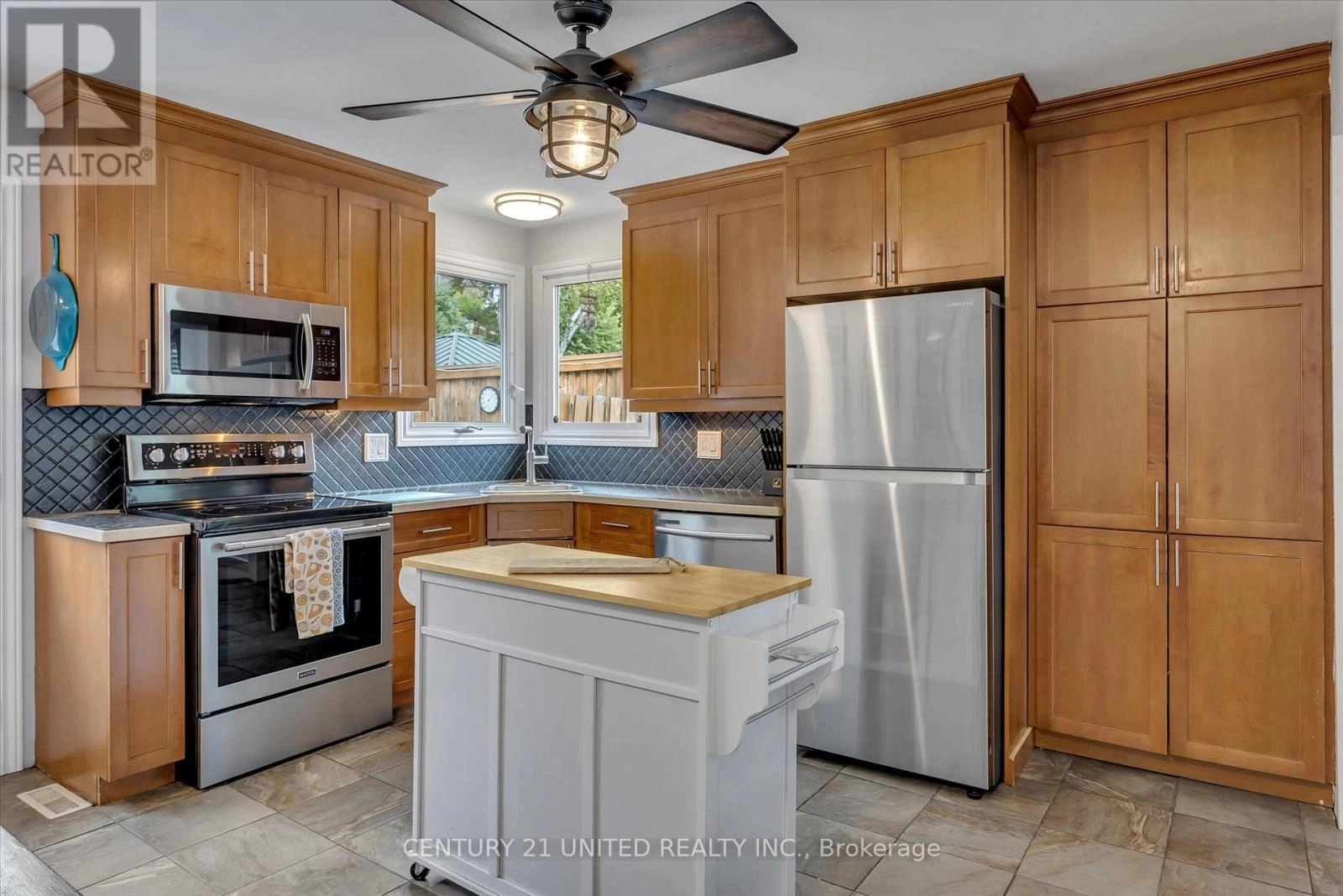 2594 Farmcrest Avenue, Peterborough, Ontario  K9L 1H7 - Photo 3 - X12380808