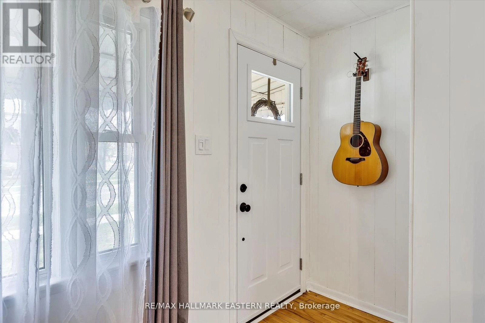 706 Monaghan Road, Peterborough, Ontario  K9J 5J8 - Photo 3 - X12381378
