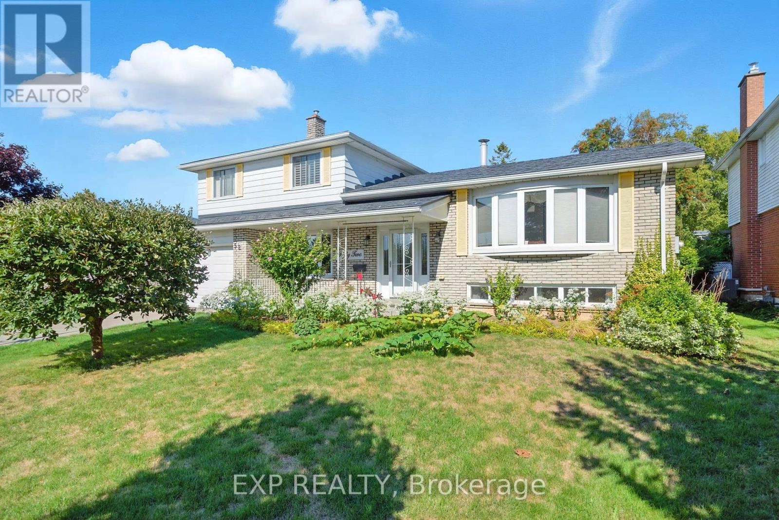 52 Bayview Crescent, Cobourg, Ontario  K9A 4C6 - Photo 2 - X12381397