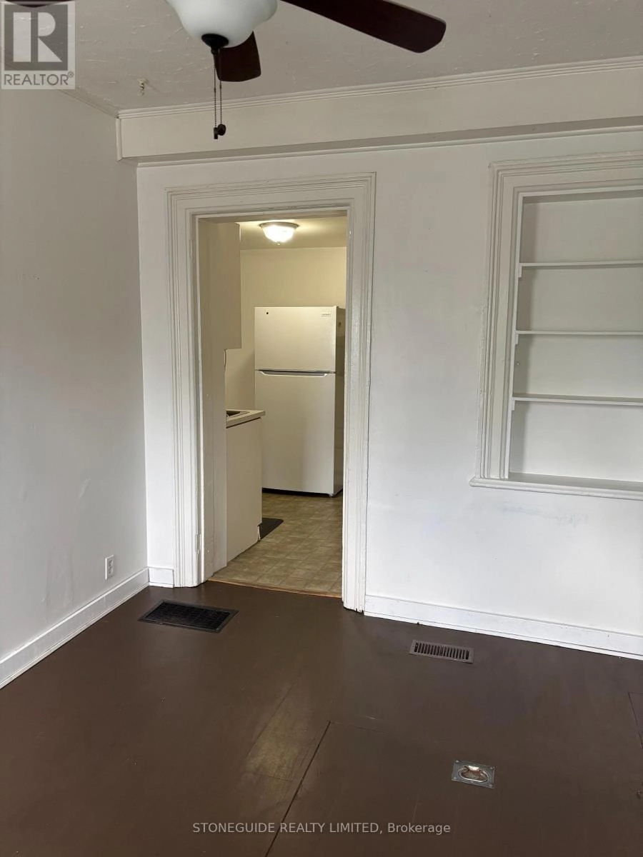 510 Sherbrooke Street, Peterborough, Ontario  K9J 2P3 - Photo 3 - X12381658
