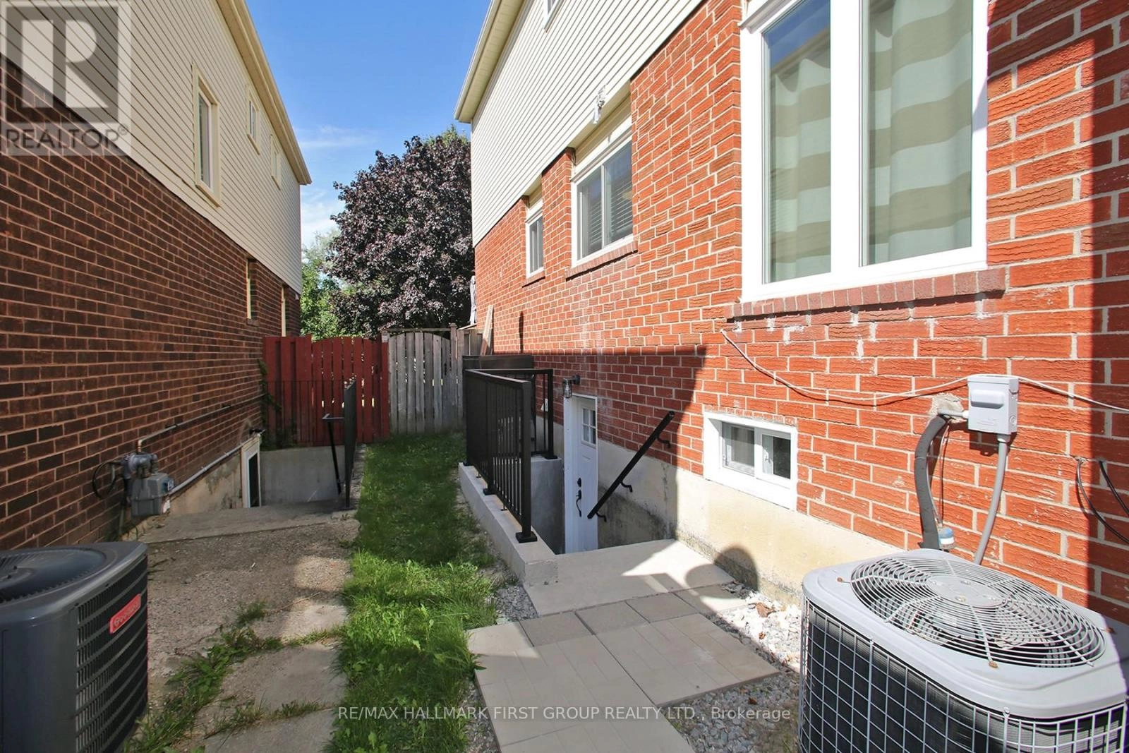 Lower - 213 Glen Hill Drive, Whitby, Ontario  L1N 7J5 - Photo 2 - E12380932