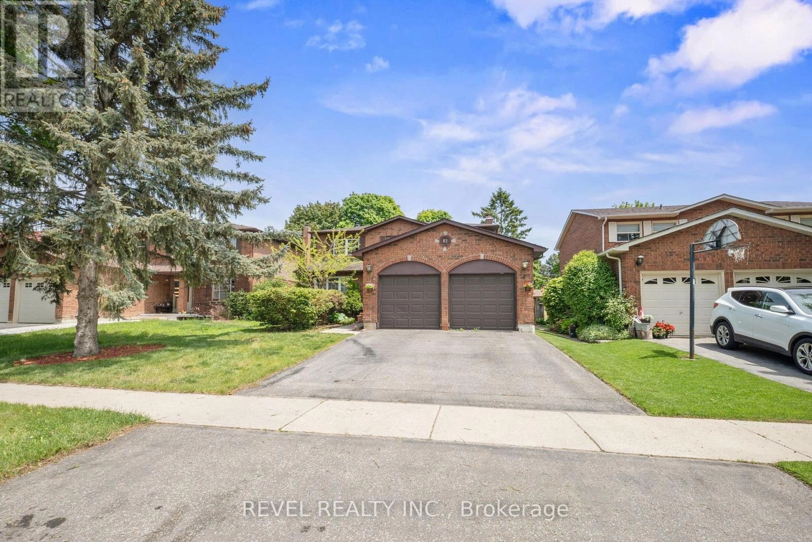 12 Robinson Crescent, Whitby, Ontario  L1N 6W5 - Photo 2 - E12381807