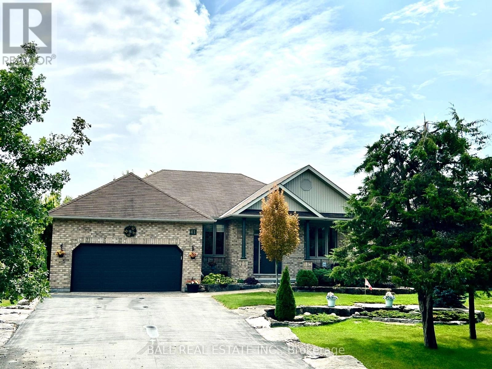 41 South Harbour Drive, Kawartha Lakes, Ontario  K0M 1A0 - Photo 1 - X12382037