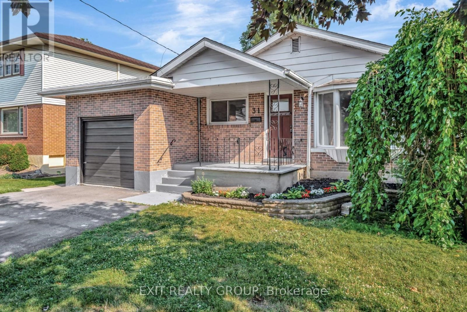 31 Plaza Square, Belleville, Ontario  K8N 4J2 - Photo 1 - X12382212