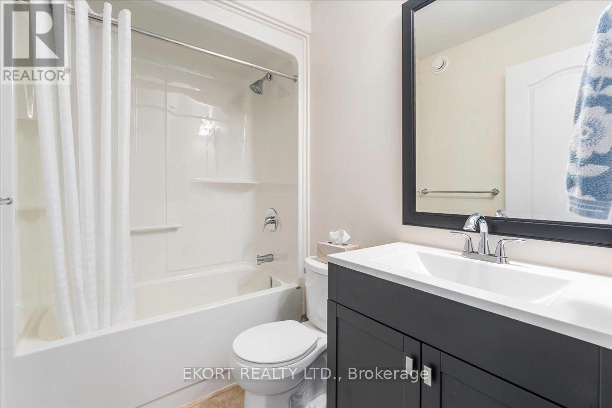 64 Farmington Crescent, Belleville, Ontario  K8N 0J8 - Photo 3 - X12382495