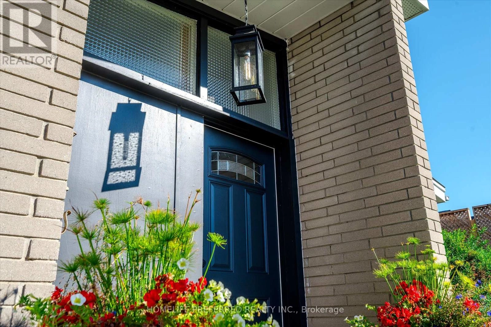 268 Bellevue Street, Peterborough, Ontario  K9H 5E5 - Photo 3 - X12383029