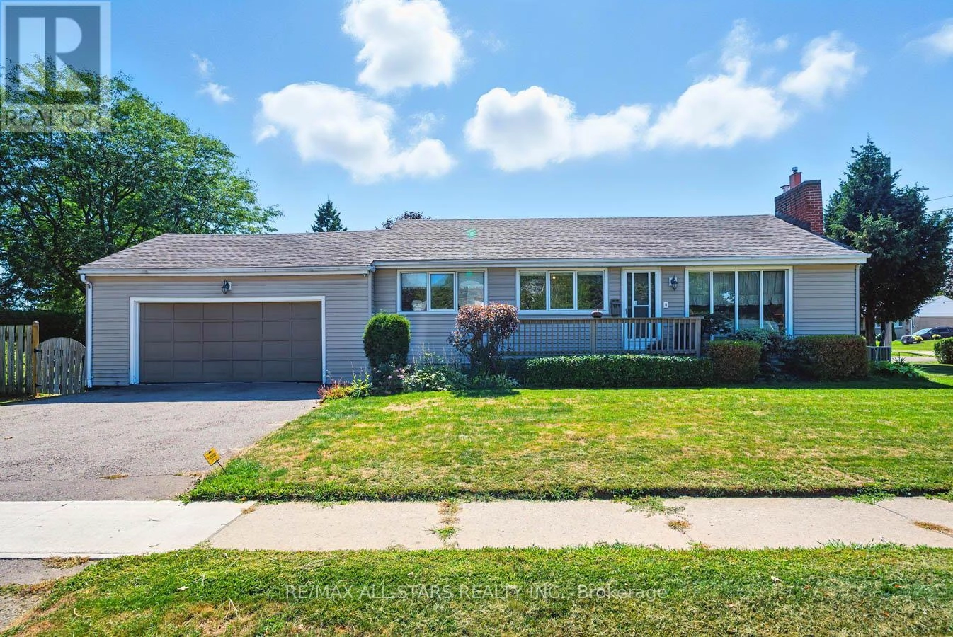 109 Sherwood Avenue, Oshawa, Ontario  L1G 3L7 - Photo 1 - E12383332