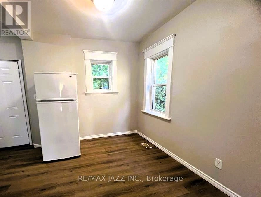 188 Park Street N, Peterborough, Ontario  K9J 3P6 - Photo 3 - X12383308
