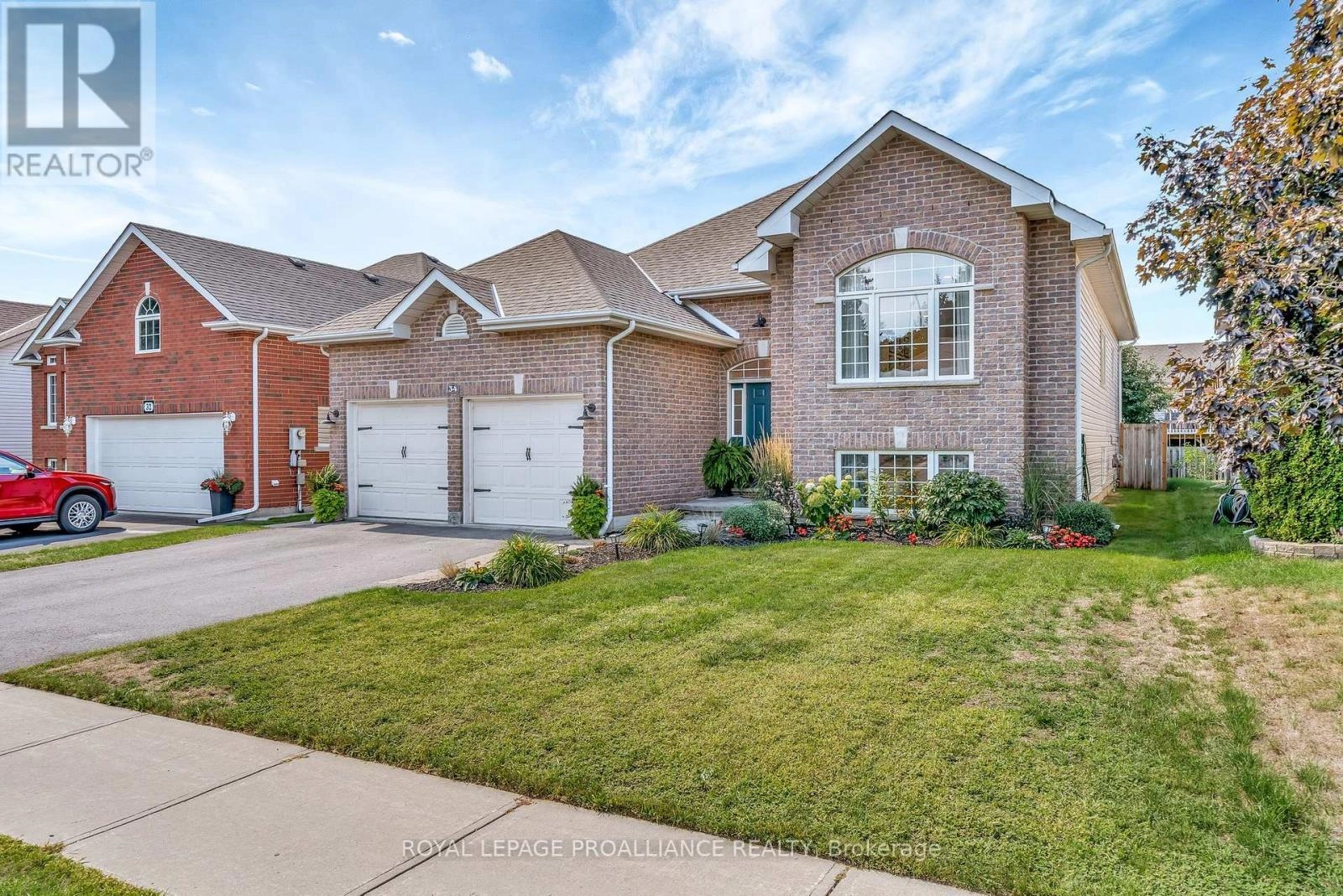34 Finch Drive, Belleville, Ontario  K8P 5M6 - Photo 1 - X12383367