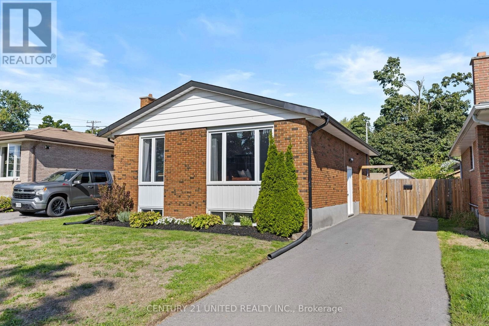 392 Wellington Street, Peterborough, Ontario  K9H 5C2 - Photo 1 - X12383645