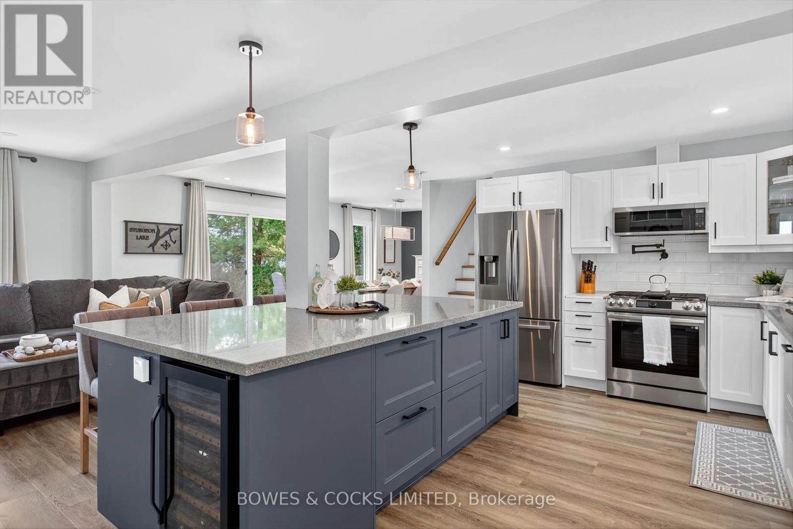 32 Sturgeon Glen Road, Kawartha Lakes, Ontario  K0M 1N0 - Photo 3 - X12383921