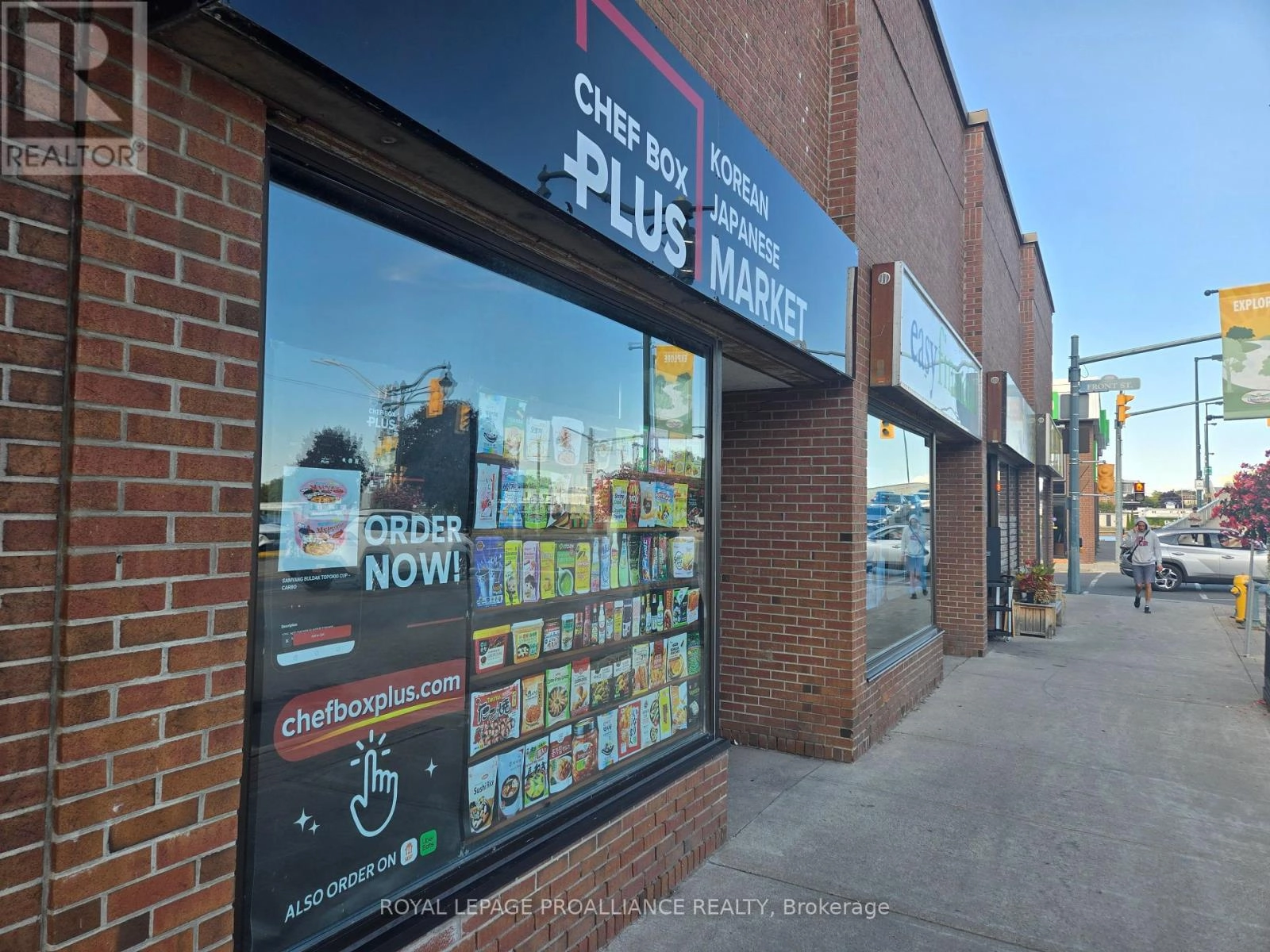 12 Dundas Street W, Quinte West, Ontario  K8V 6V9 - Photo 2 - X12383953