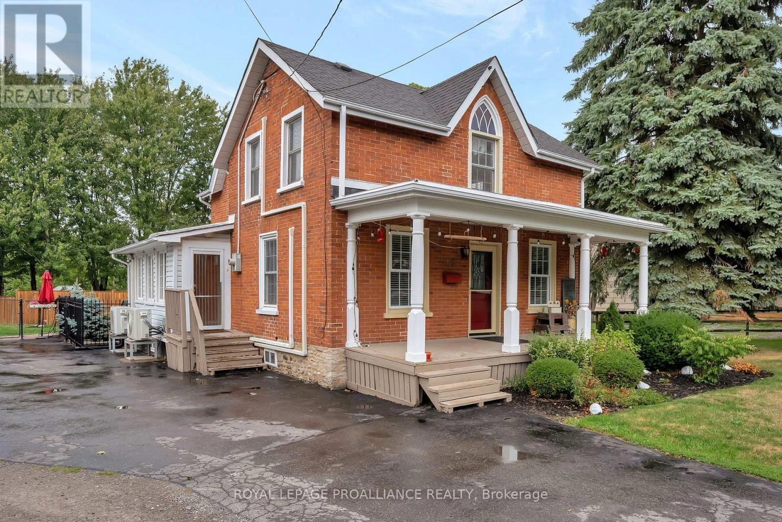 16 Benjamin Street, Belleville, Ontario  K8P 1P7 - Photo 3 - X12384919