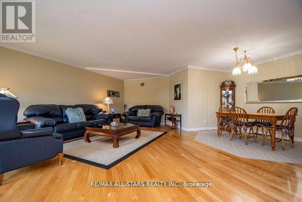 305 - 51 Rivermill Boulevard, Kawartha Lakes, Ontario  K9V 6E8 - Photo 3 - X12384929