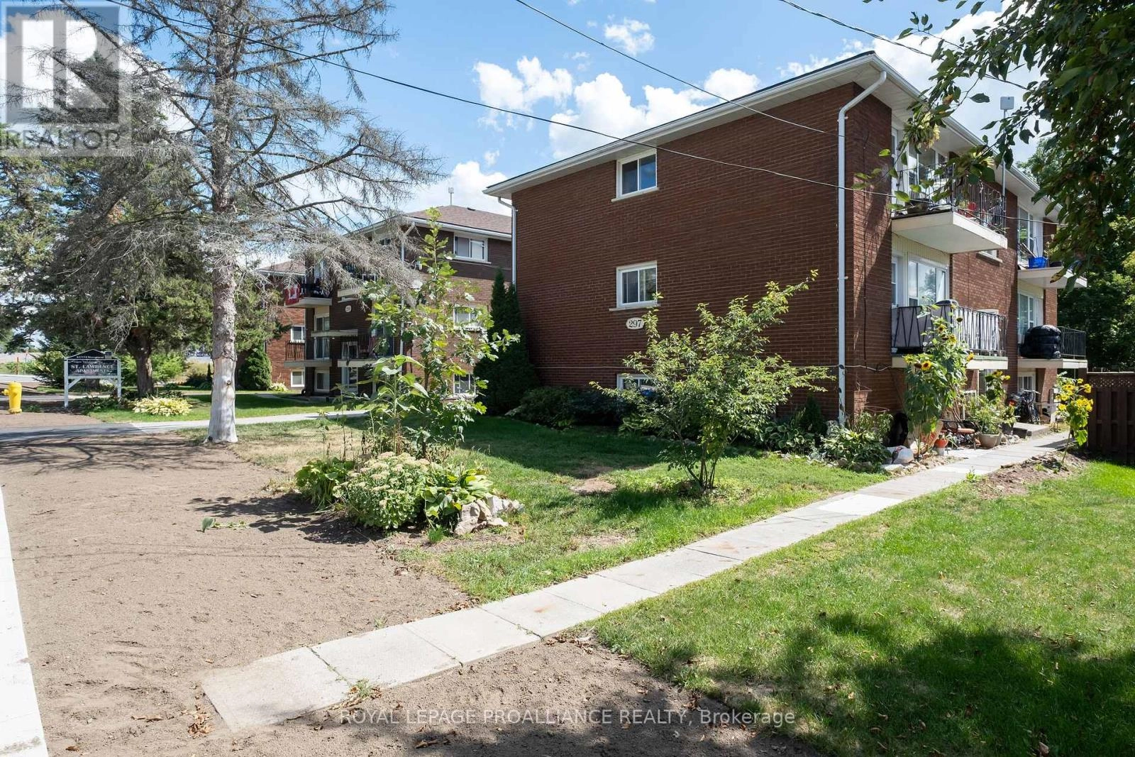 297-301 St. Lawrence Street E, Madoc, Ontario  K0K 2K0 - Photo 2 - X12384936