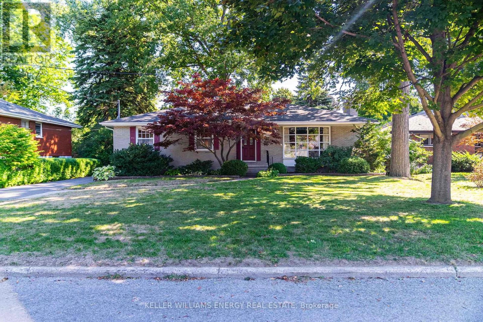 15 Southwood Crescent, Belleville, Ontario  K8N 1X4 - Photo 1 - X12385389