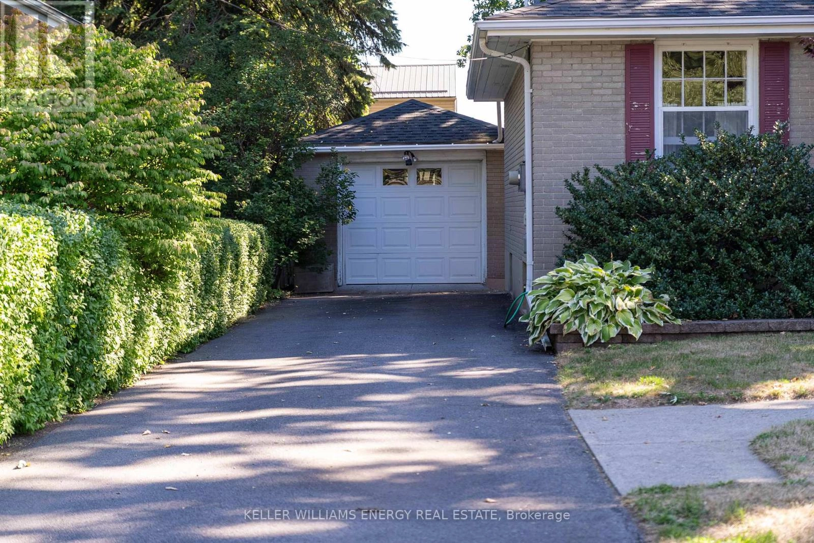 15 Southwood Crescent, Belleville, Ontario  K8N 1X4 - Photo 3 - X12385389