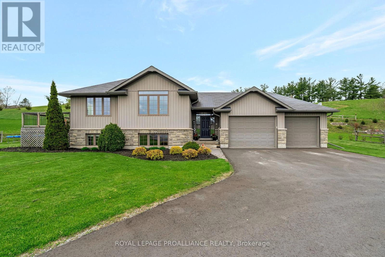 118 Gentlebreeze Drive, Belleville, Ontario  K0K 2V0 - Photo 1 - X12385830