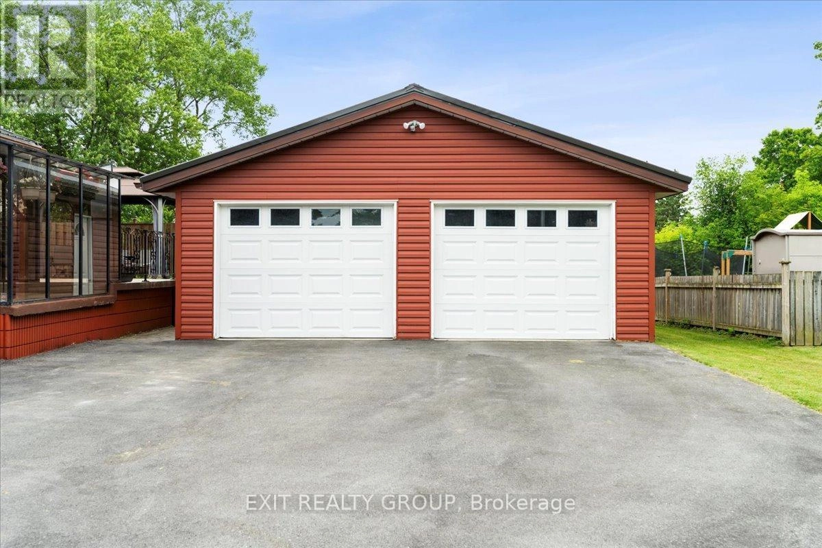 29 Barry Road, Quinte West, Ontario  K8V 0M3 - Photo 3 - X12386417