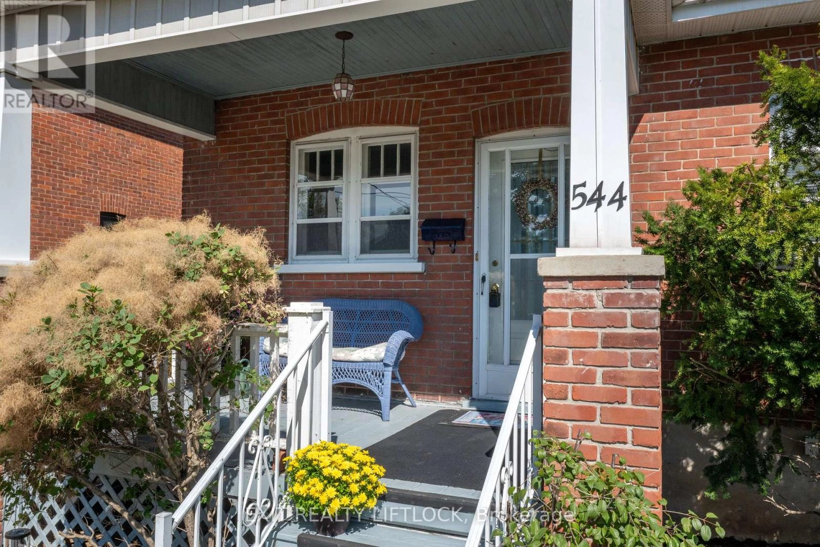 544 Douglas Avenue, Peterborough, Ontario  K9J 4L1 - Photo 2 - X12387627