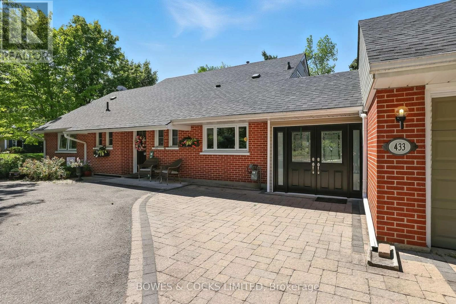 433 Manorhill Avenue, Peterborough, Ontario  K9J 6H7 - Photo 3 - X12387774