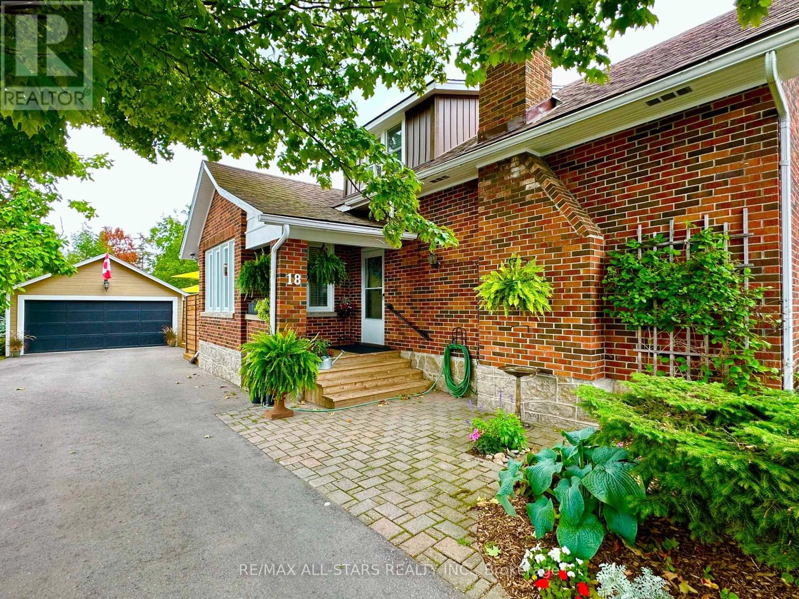 18 Joseph Street, Kawartha Lakes, Ontario  K0M 1A0 - Photo 2 - X12389290