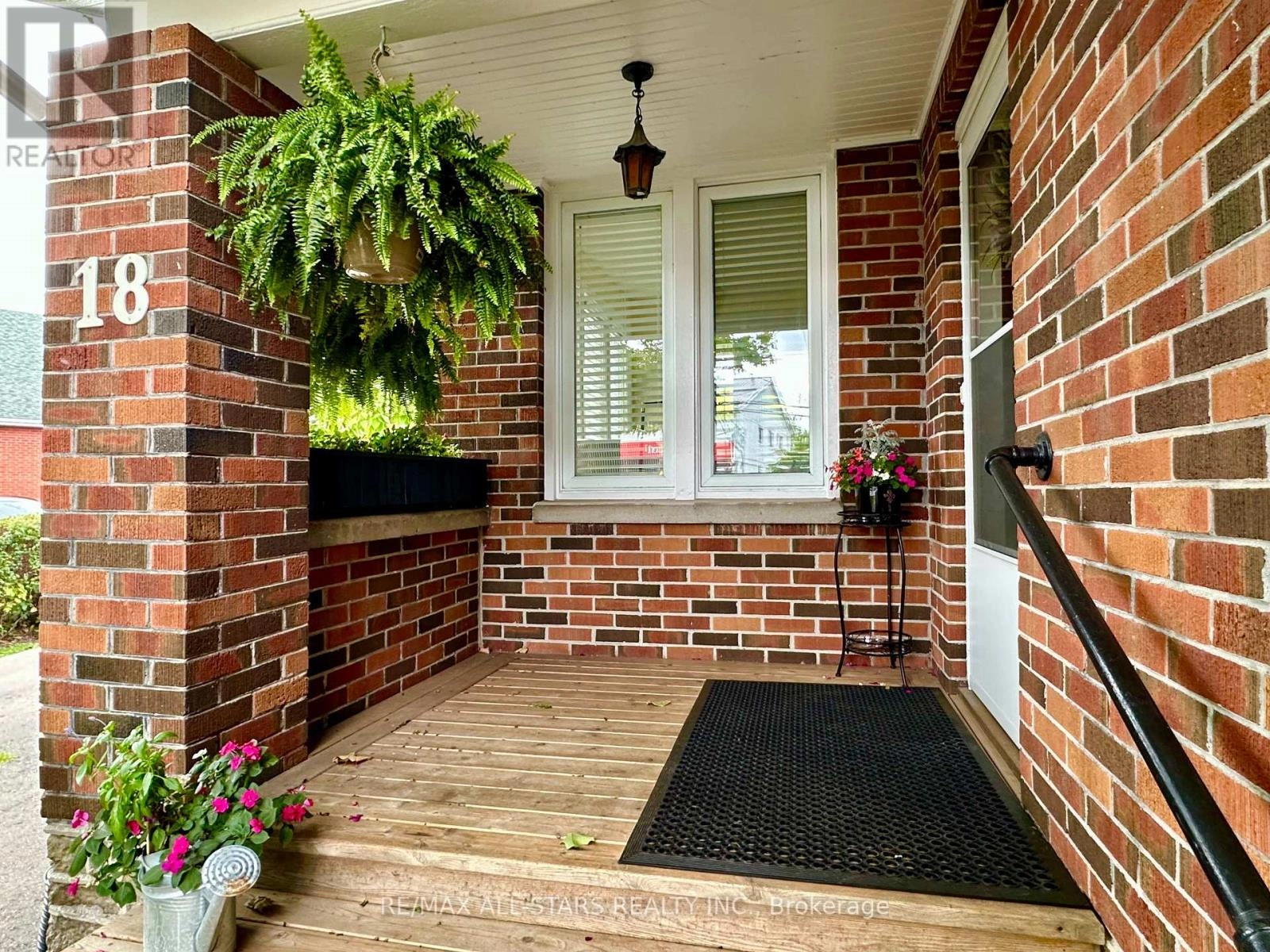 18 Joseph Street, Kawartha Lakes, Ontario  K0M 1A0 - Photo 3 - X12389290