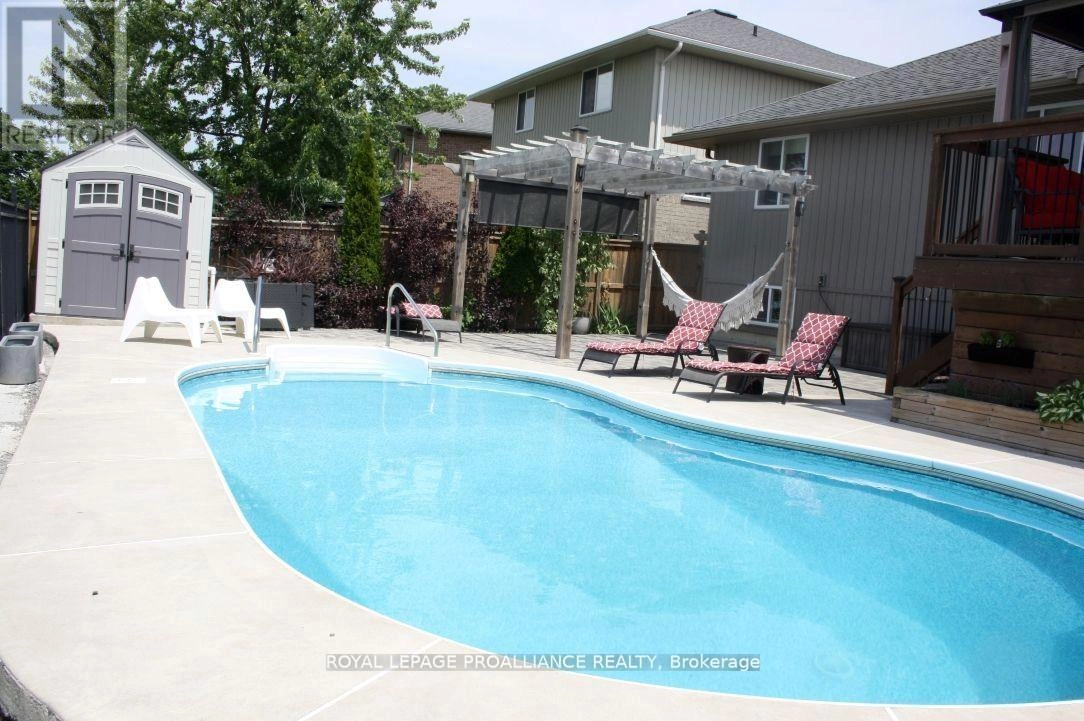 28 Butternut Court, Belleville, Ontario  K8P 0C5 - Photo 1 - X12389330