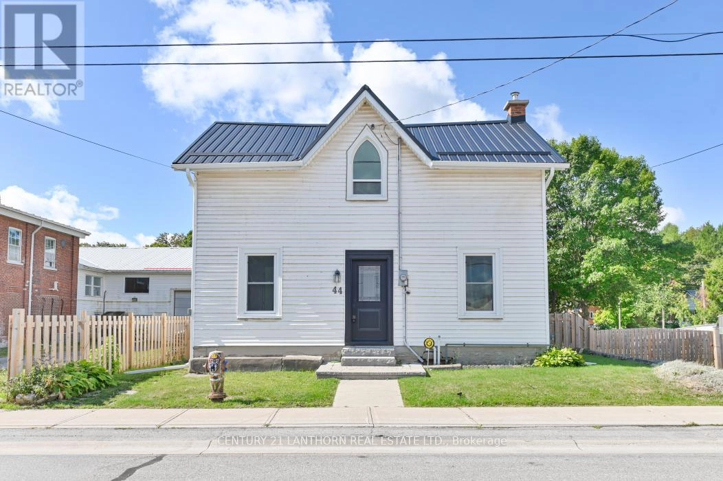 44 Metcalf Street, Tweed, Ontario  K0K 3J0 - Photo 3 - X12389598