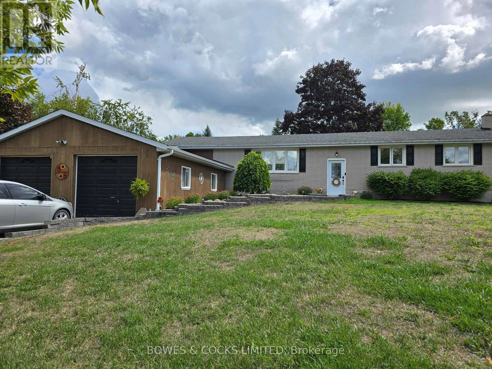 33 Maple Grove Road, Kawartha Lakes, Ontario  K9V 4R6 - Photo 1 - X12389682