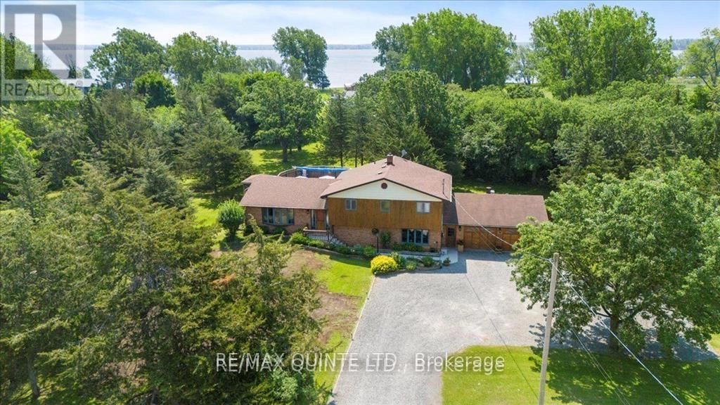 338 Sunrise Drive, Prince Edward County, Ontario  K8N 4Z7 - Photo 3 - X12390255