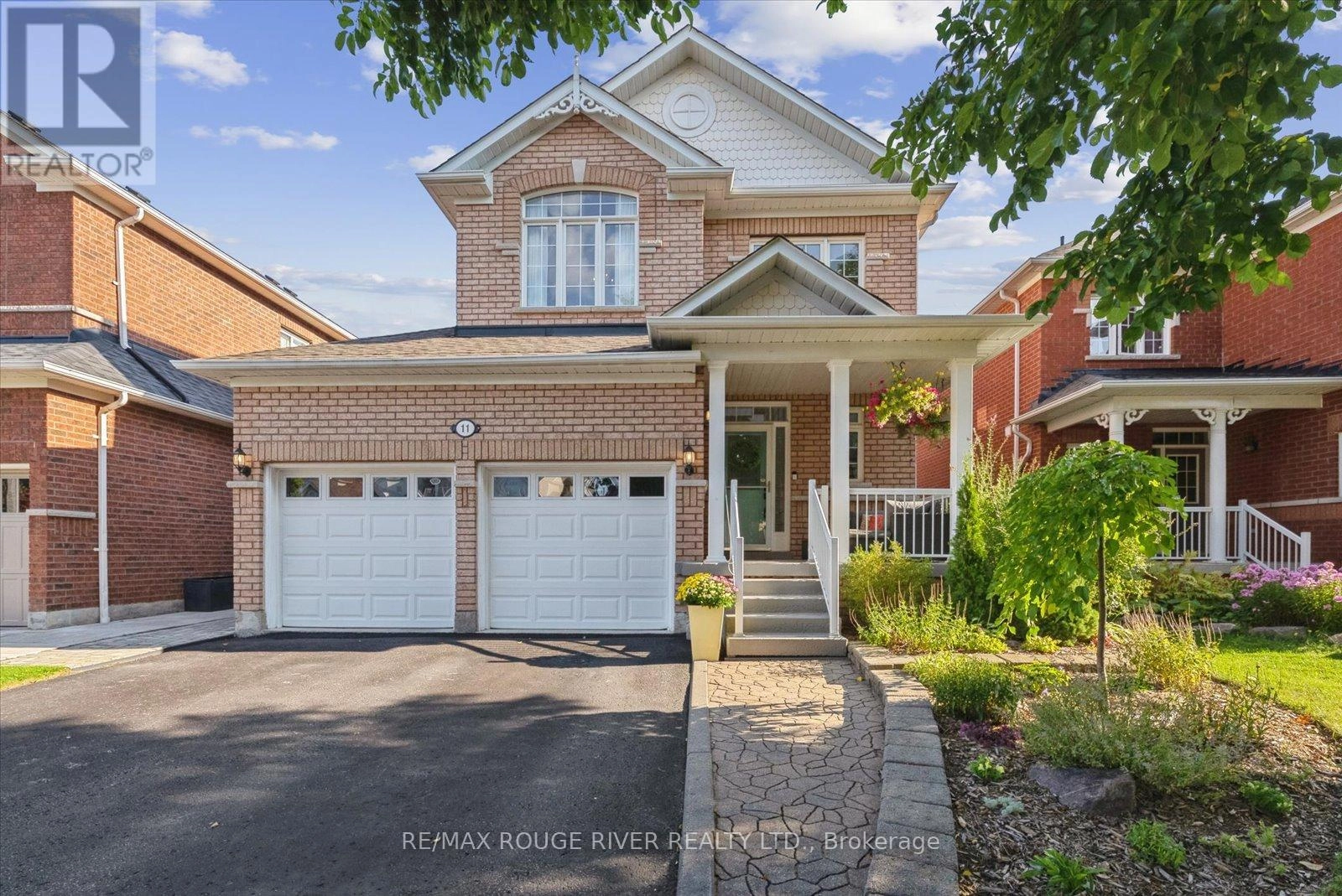 11 Helston Crescent, Whitby, Ontario  L1M 2J9 - Photo 2 - E12390769