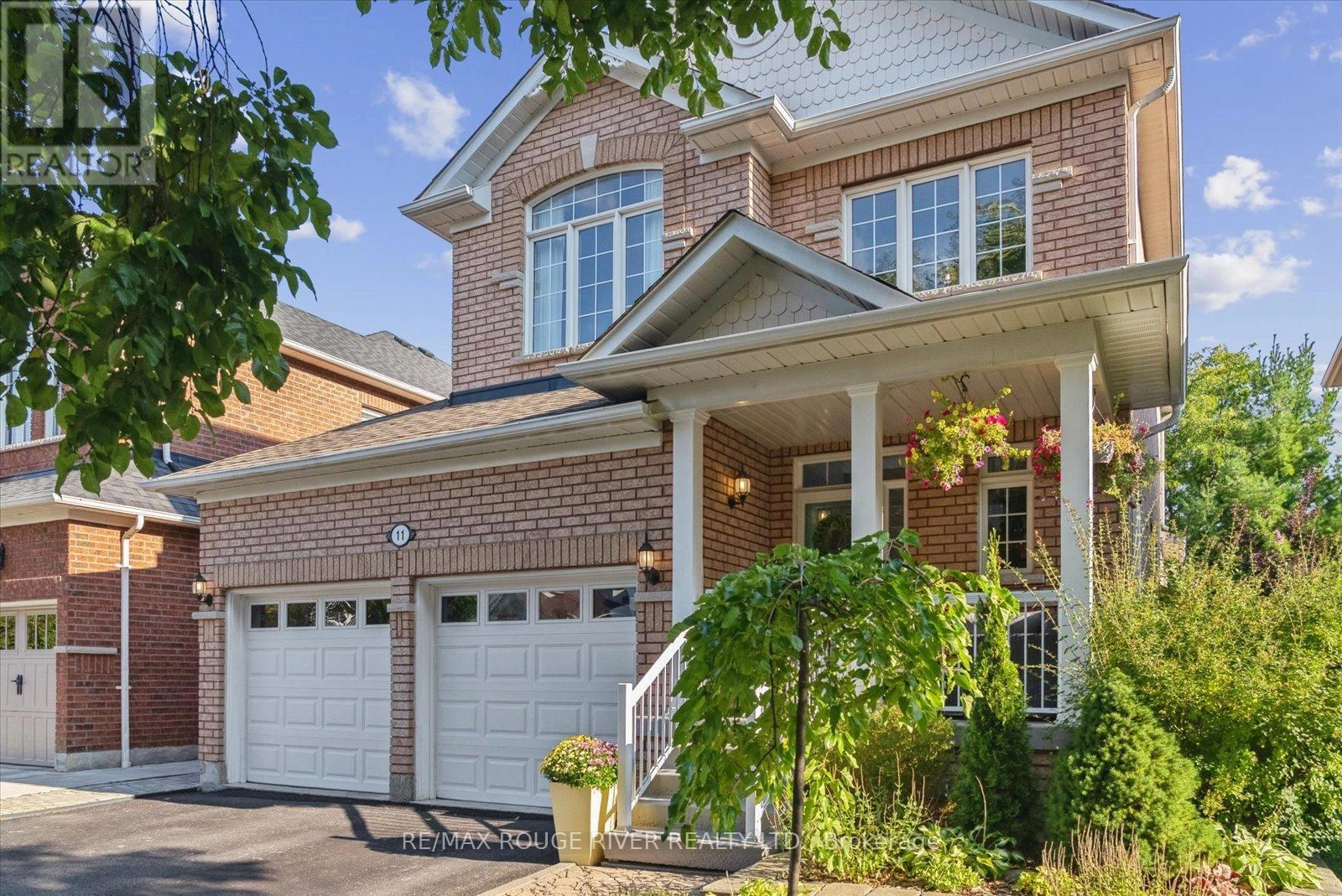 11 Helston Crescent, Whitby, Ontario  L1M 2J9 - Photo 3 - E12390769